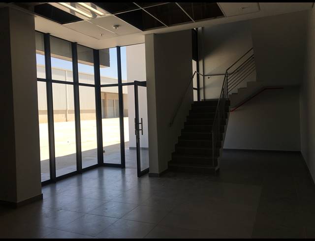 1,603M² WAREHOUSE TO LET IN MOUNT EDGECOMBE